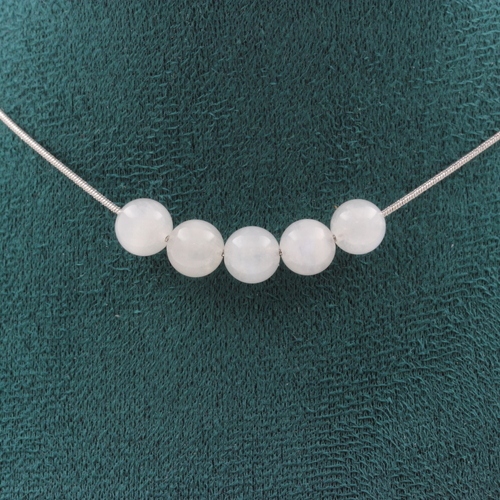 Moonstone from Sri Lanka 8 mm 5 beads necklace. 