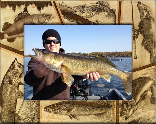 Giftworks Plus SPR2028 Walleye- Alder Wood Frame- 5 x 7 In