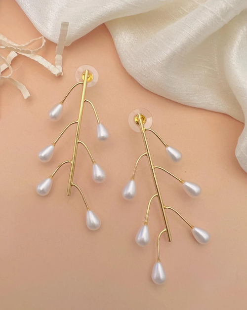 Fashionable Gold Plated Pearl Earrings