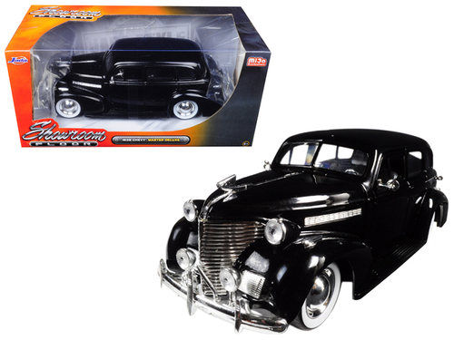 1939 Chevrolet Master Deluxe Black with baby Moon Wheels \Showroom