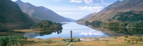 Scotland  Highlands  Loch Shiel Glenfinnan Monument  Reflection of clo