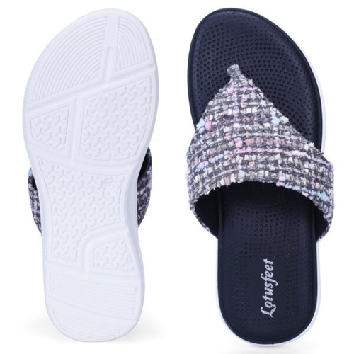 Aqua Cushion Women Embroidred Slipper Black
