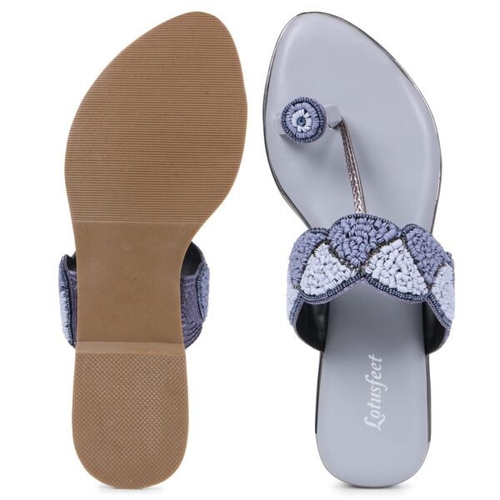 Women Embroidred Thumb Flats