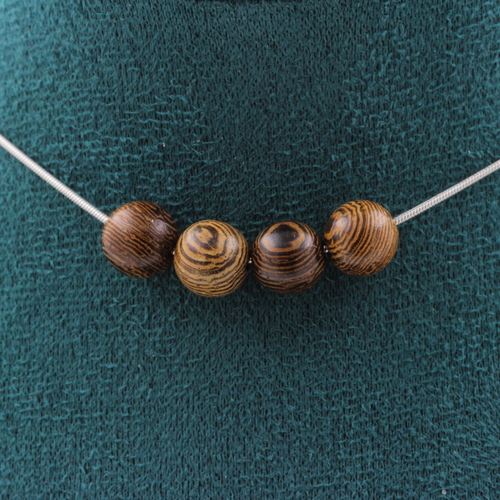 Wood 4 beads 8 mm necklace