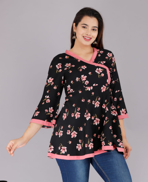 Women Black Crepe printed tops size XXL