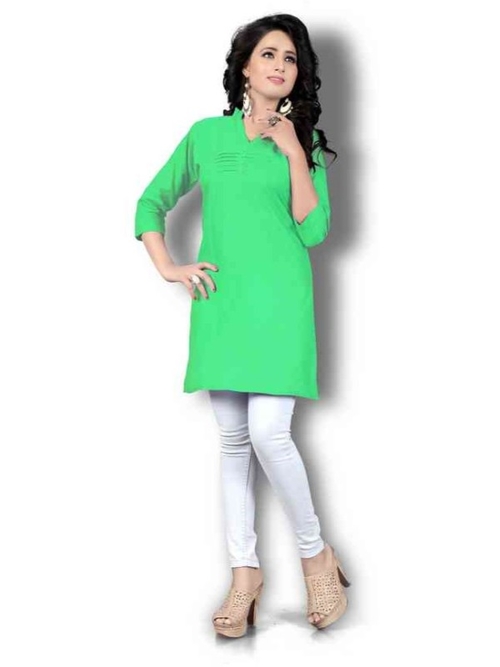 Women’s Green Solid Thigh Length Kurta