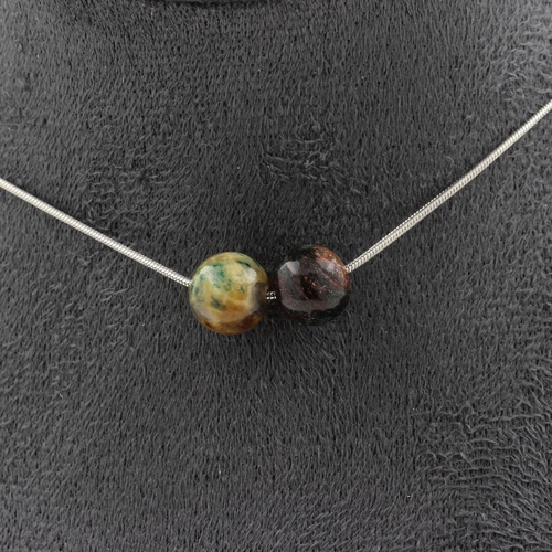 Emerald from Zambia Quality 3A 8 mm 2 beads necklace.