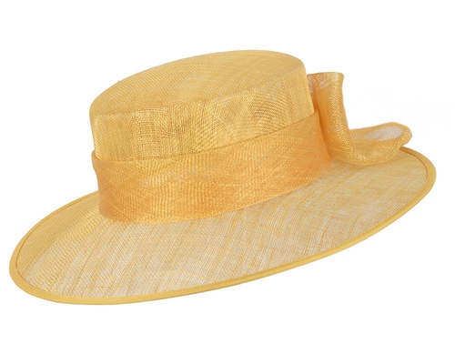 Yellow racing hat with bow