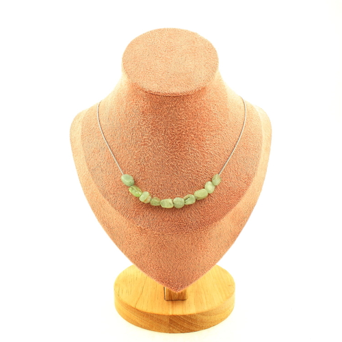 Green kyanite from Brazil 10 beads necklace