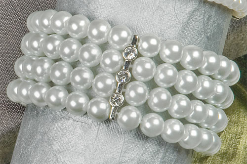 Ivy Lane Design 56-2234/SLV Pearls Bracelet With Stone And Silver Bar