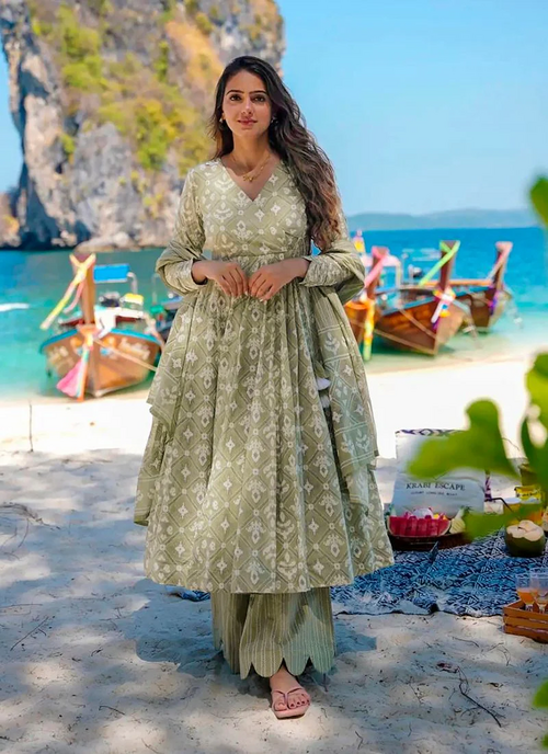 Flared Digital Printed Anarkali Palazzo Suit (Size-S) (Color-GREEN)