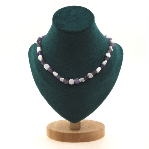 Howlite from USA + Amethyst from Brazil beads necklace.