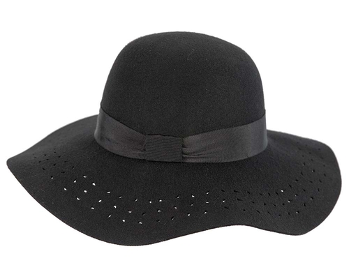 Wide brim black winter cloche hat