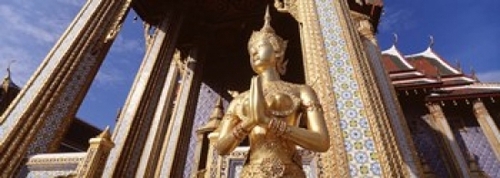 Panoramic Images PPI87604L Low angle view of a statue  Wat Phra Kaeo  