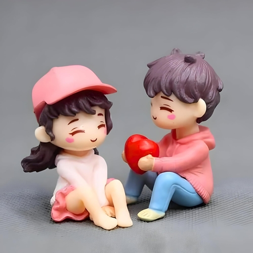 Cute Couple Miniature Showpiece, Couple Holding Heart