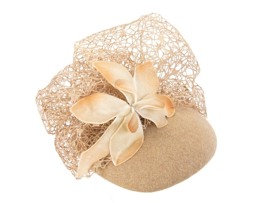 Beige winter beret fascinator