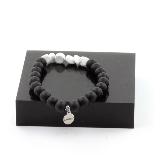 Howlite from USA + Matte Black Onyx 8 mm beads Bracelet.