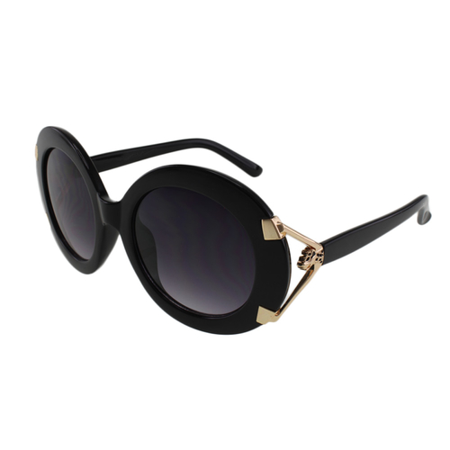 MQ Astrid Sunglasses in Black / Smoke