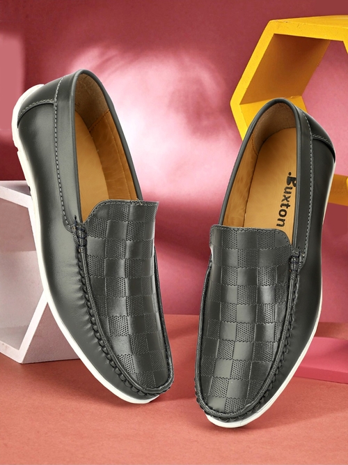 Buxton Men’s Casual Loafers Size 6 Color Grey