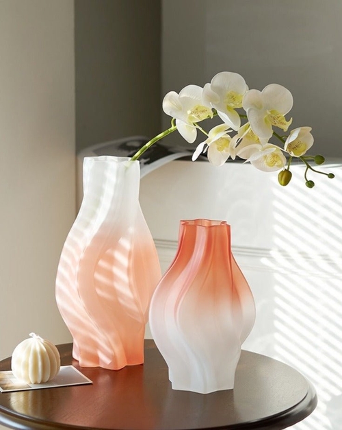 Dreamy Gradient Wavy Vase - Handcrafted Decorative Glass Vase for Cont