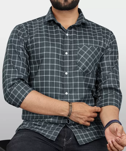 Men Regular Fit Checkered Spread Collar Casual Shirt Dark Grey (Size