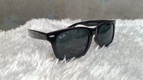 Uv Protection Ultra Lightweight Rectangular Polarized Sunglasses-Black