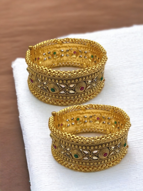 The Elegance of Indian Gold-Plated Bangles: Tradition Meets Modernity