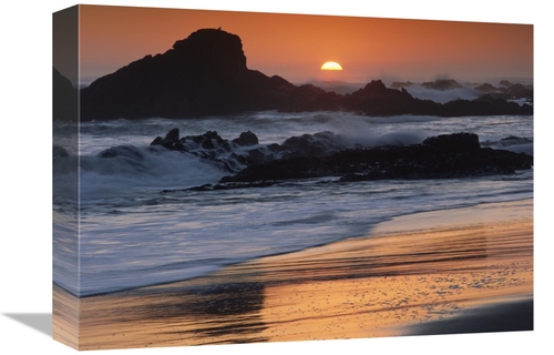 Global Gallery GCS-396722-1216-142 12 x 16 in. Crashing Surf on Rocks 