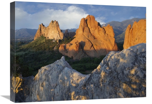 Global Gallery  18 x 24 in. Gray Rock & South Gateway Rock, Conglo