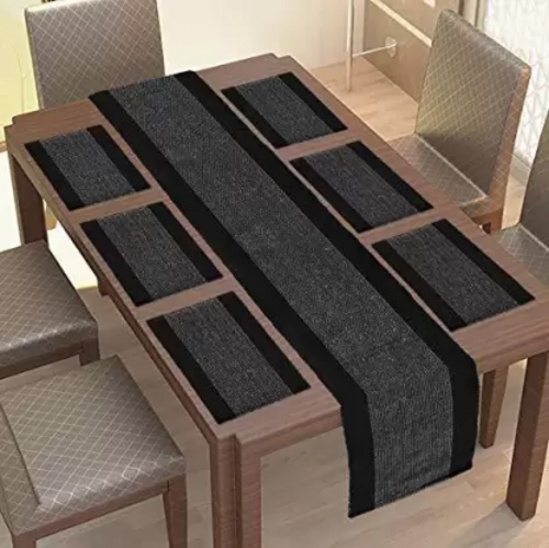 Black Table Linen Set ()