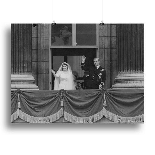 Queen Elizabeth II Wedding the couple wave from the balcony Canvas
