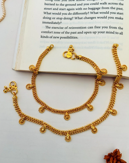 Unique Flower Pattern Gold Plated Anklet
