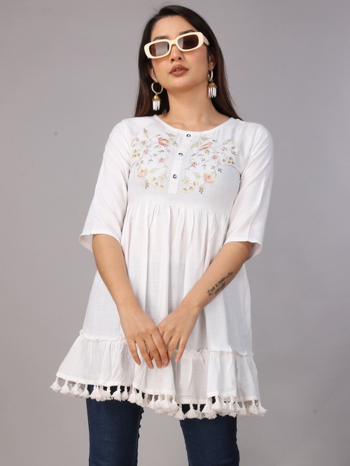Women Embroidered Fit & Flare Rayon Tunic (Color White) (Size L)