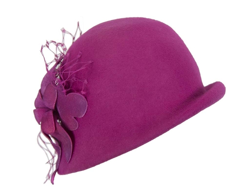 Fuchsia felt bucket hat with flower