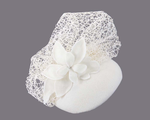 Cream winter beret fascinator