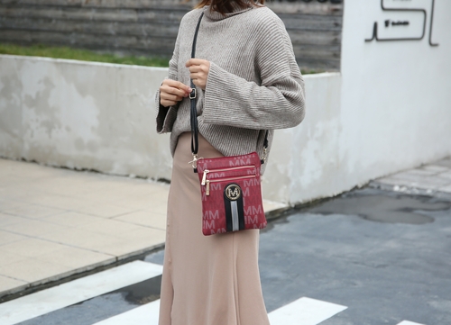 Reanna Signature Crossbody 