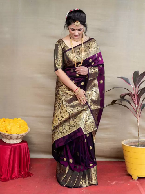 Woven Kanjivaram Silk Blend Saree (Purple, Beige)