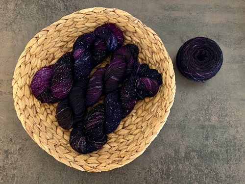 HADES Handgefärbte SockenWolle, auf verschiedenen Wollarten