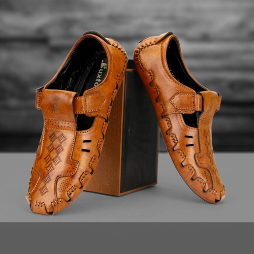 Buxton Men’s Tan Roman Sandal