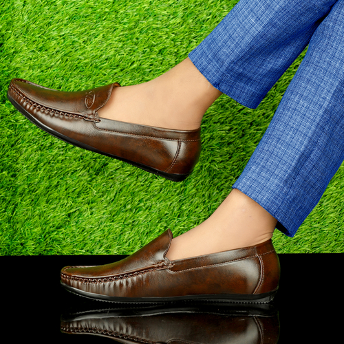 Buxton Men’s Brown Slip on Loafers