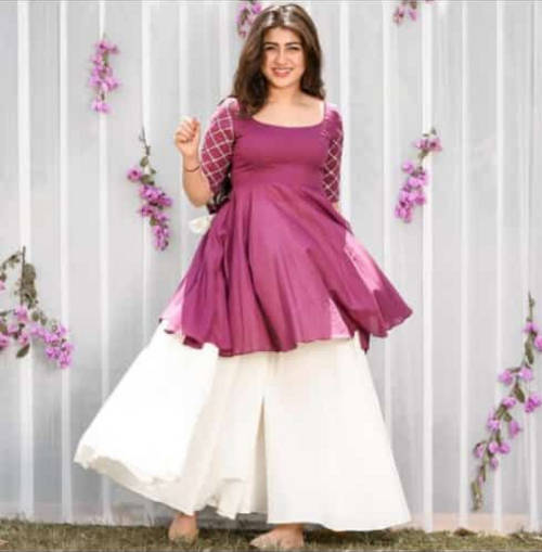 Women Pink and White Rayon zari work kurti with palazo set size XL