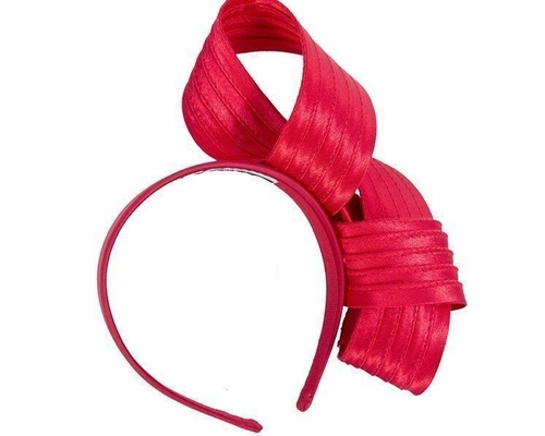 Curled red fascinator