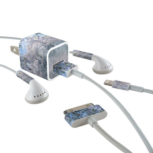DecalGirl ACH-SAKURA Apple iPhone Charge Kit Skin - Sakura