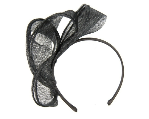 Pleated black fascinator