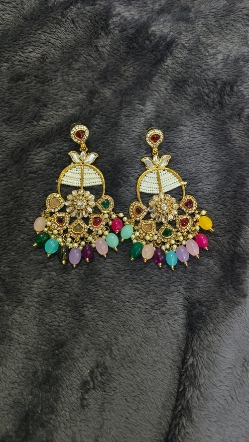 Gold Plated Beautiful Stylish Multicolor earrings (Color-MULTICOLOR)