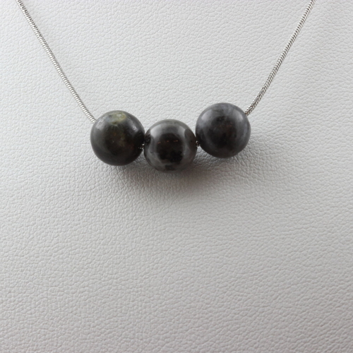 Labradorite 8mm 3 beads necklace. 