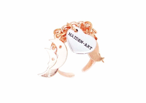 Statement ring in rose gold with moon charms