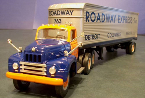 First Gear FIR19-2613 Roadway Express - 1959 International RF200 with 