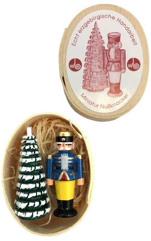 Alexander Taron 070-028B Dregeno Chip Box - Nutcracker with Tree, 