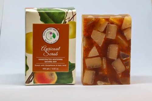 premium apricot scrub whitening soap(100gm)